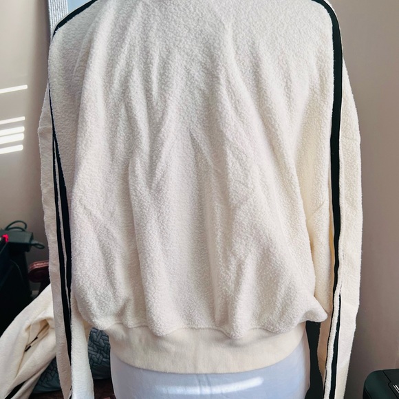 PINK by Victoria’s Secret Cropped Pullover in Cream and Black Color, Sz L - Picture 10 of 11